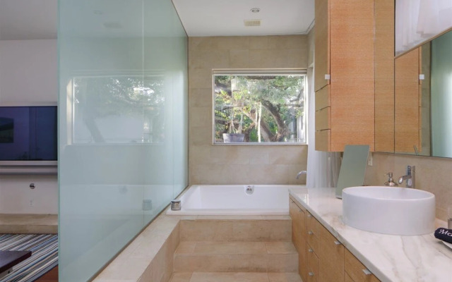 Miami Regatta House