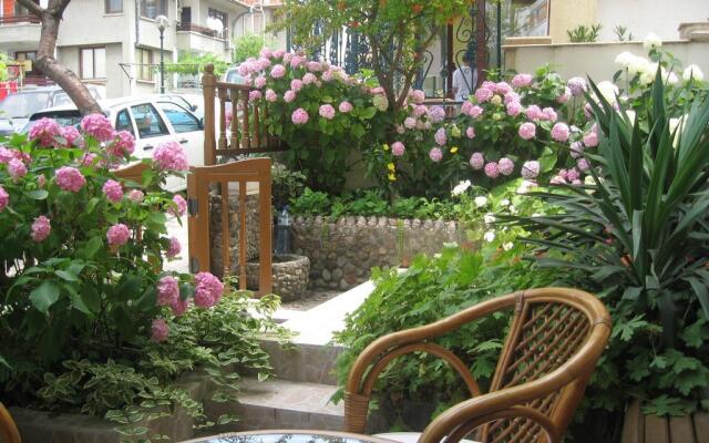Guest House Katerkovi