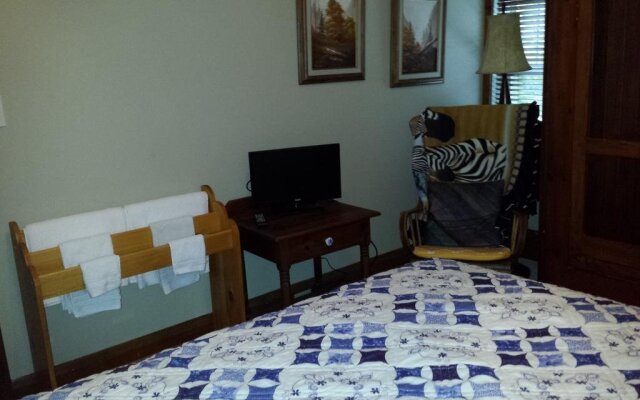 Riverside Caygeon B&B