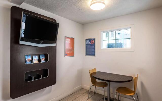 Motel 6 Kamloops, BC