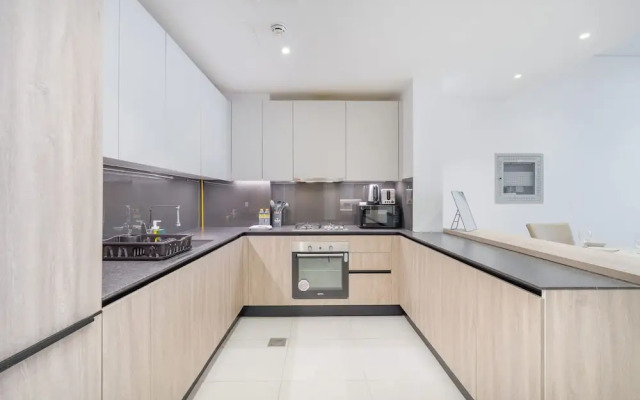 Lovely and Spacious 1 BR in Divine Residences