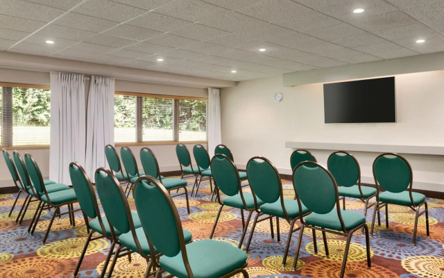 Country Inn & Suites By Radisson, Mishawaka, In