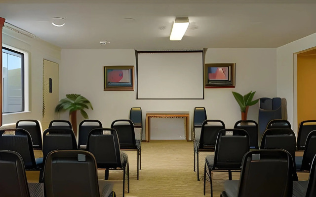 Tricove Inn & Suites