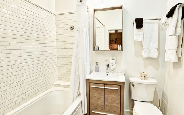 The Haus on Mirror Lake