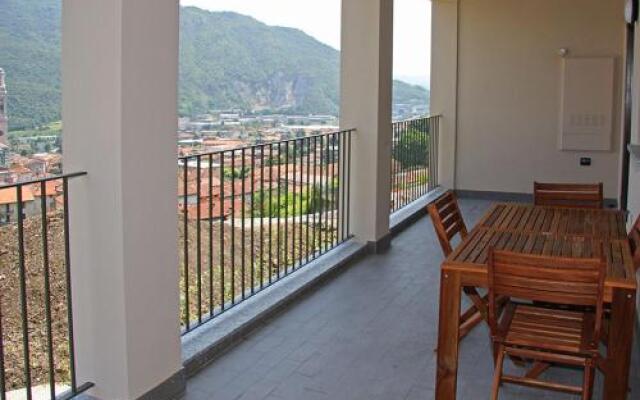 Cozy Lake Como Apartments