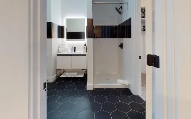 Luxury 1BR 30 Mins to Manhattan Evonify