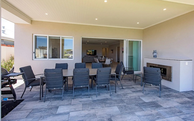 A Waterside Paradise