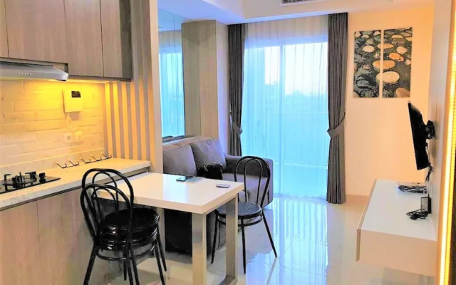Apartement Grand Sungkono Lagoon A by Nur Faizah