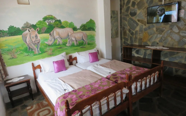 Parrot Lodge