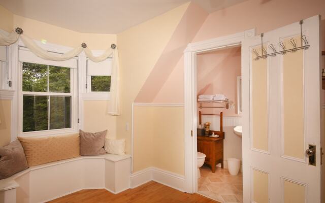 Summerside Inn Bed and Breakfast