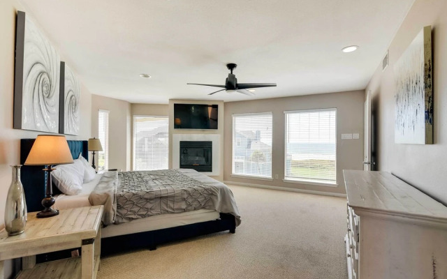 Pet-friendly Galveston Home w/ Wraparound Deck