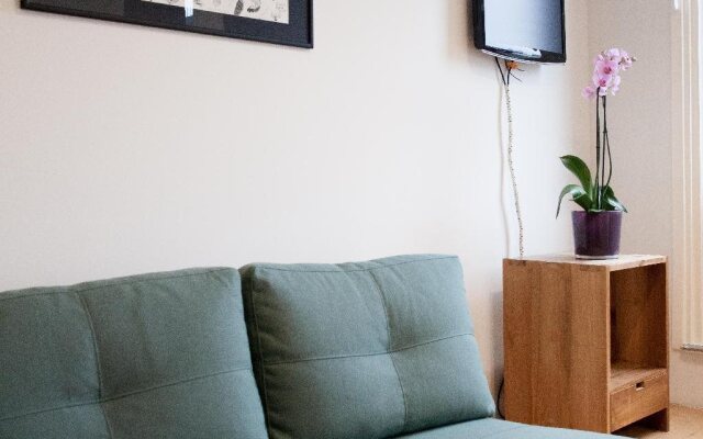 Kuwadro Bed & Breakfast