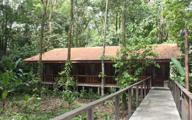 Rana Roja Lodge