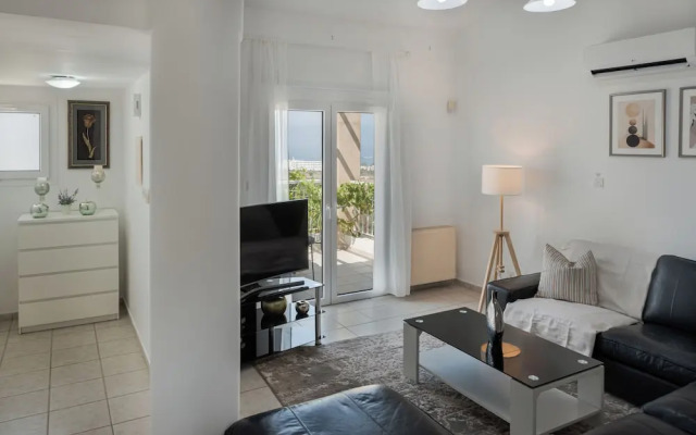 Phaedrus Living: Seaview Hilltop Maisonette