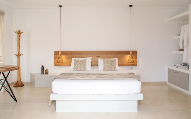 Proteas Hotel & Suites