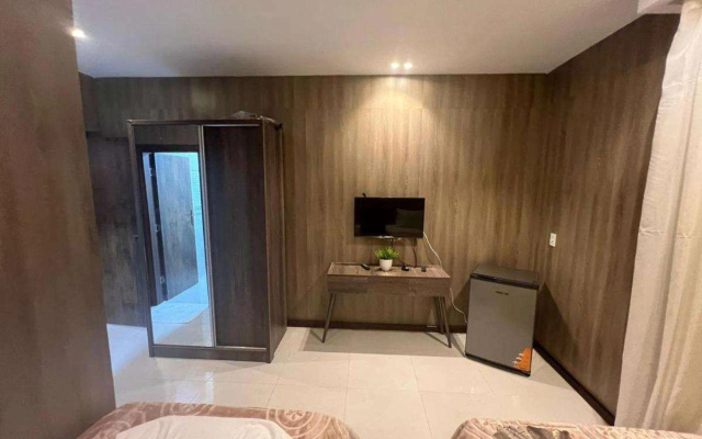 Rotana Palace Suites