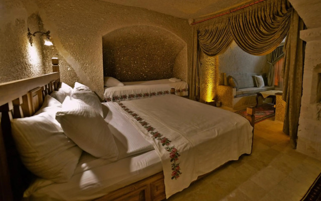 Grand Cave Suites