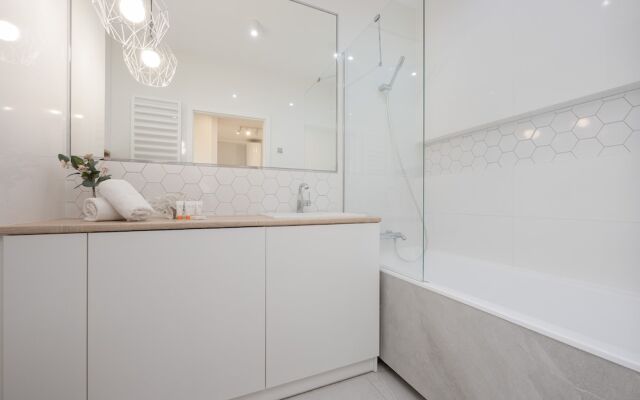 Zajezdnia Wrzeszcz Apartment by Renters