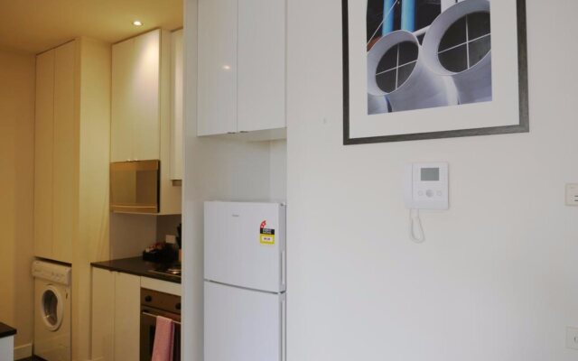 Plum Collins Street Serviced Apartments