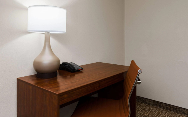 Wingate by Wyndham College Station South