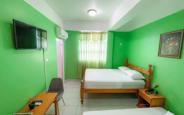 La Flamboyant Hotel