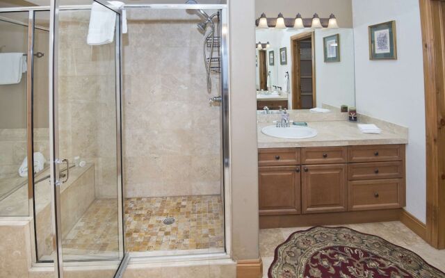 2239a Chamonix 3 Bedroom Home by Redawning