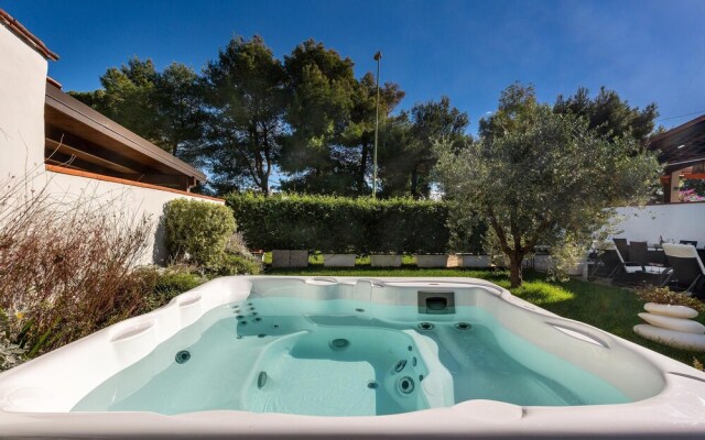 3672 Villa Acquamarina by Barbarhouse