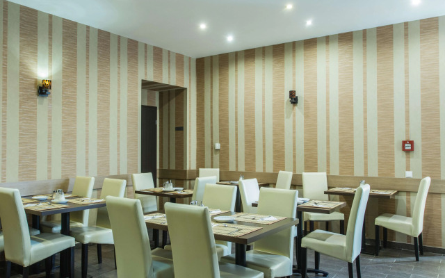 Central Hotel 21