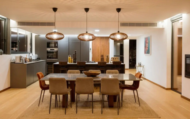 Troya Regal Villa By Cadenzalux