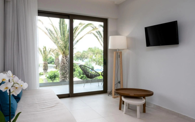 Marinos Beach Hotel