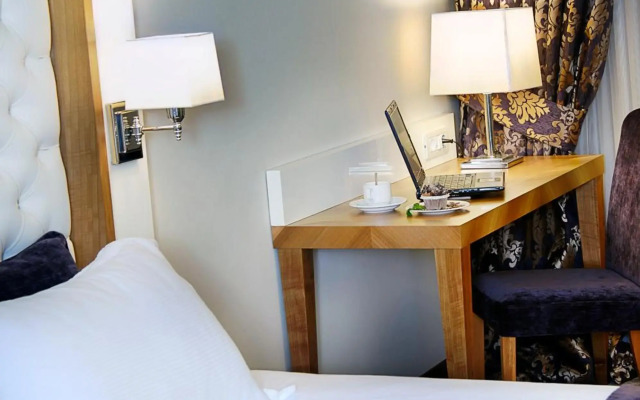 Tugcu Hotel Select