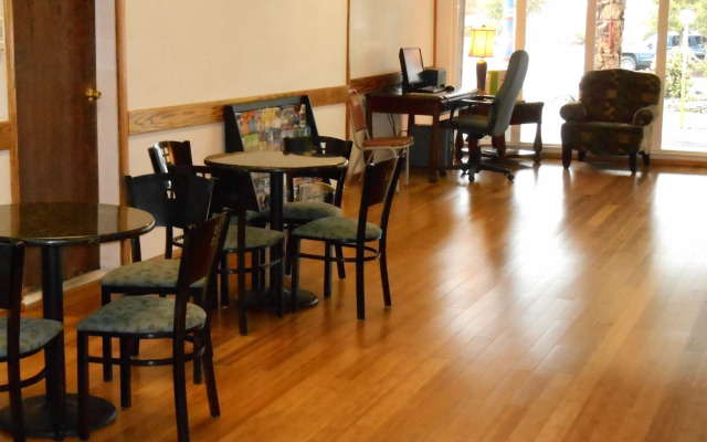 GuestHouse Inn & Suites Eugene / Springfield