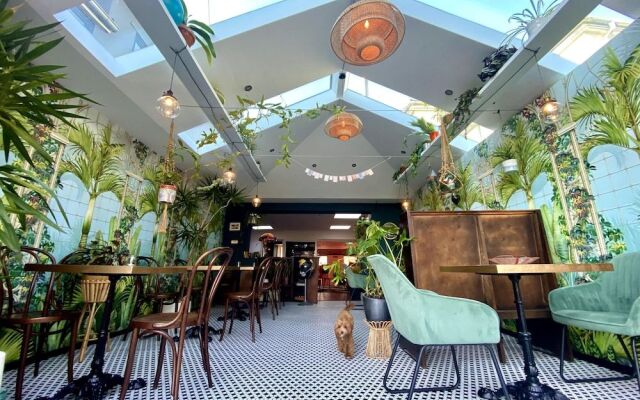 Brightham House Boutique Bed & Breakfast