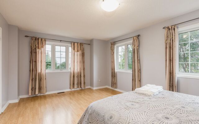 QuickStay - House by The Lake (3Bdrm Near Go Station)