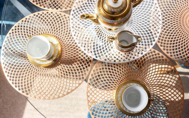 Premium Apartments over looking Canary Wharf Towers