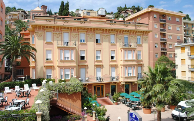 Hotel Careni Villa Italia