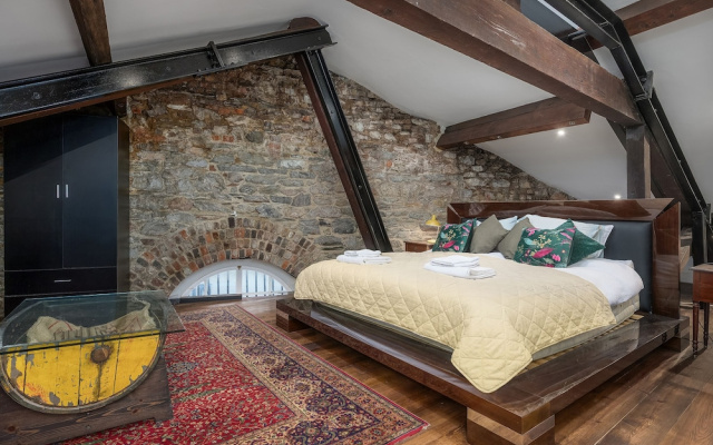 The Mayflower Suite