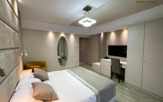 Hotel Holiday
