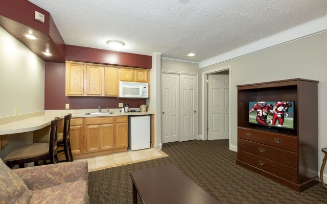 Red Roof Inn & Suites Hazleton