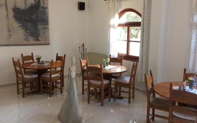 Candia Hotel