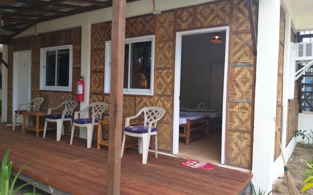 The Sharks Tail Dive Resort