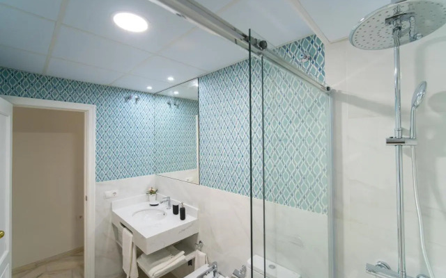 Arco Macarena Suite