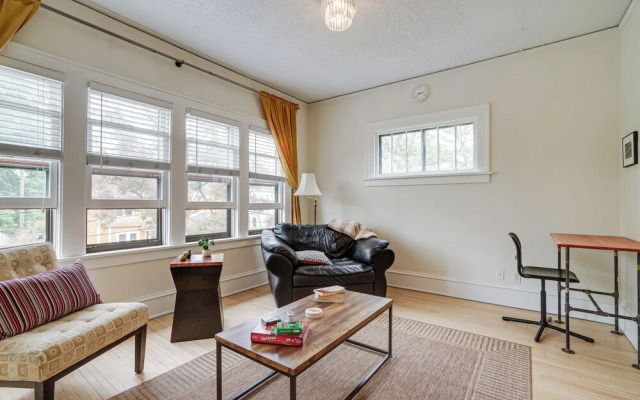 Bright Minneapolis Apartment - 1 Mi to Downtown!