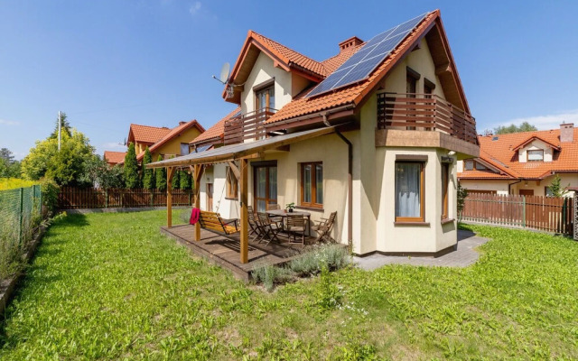 Czarnochowice House by Renters