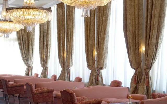 Margarona Royal Hotel