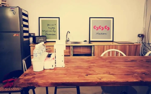 Yiyi Homestay