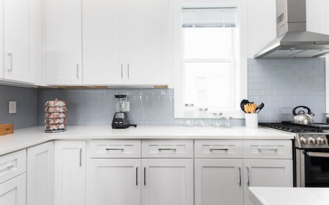 Domio Sylvan Park Stunning 8BR 2 Houses