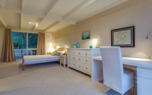 Banksia Back Beach House