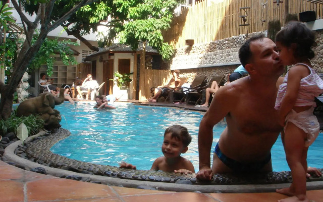 Villa Cha Cha Banglumphu