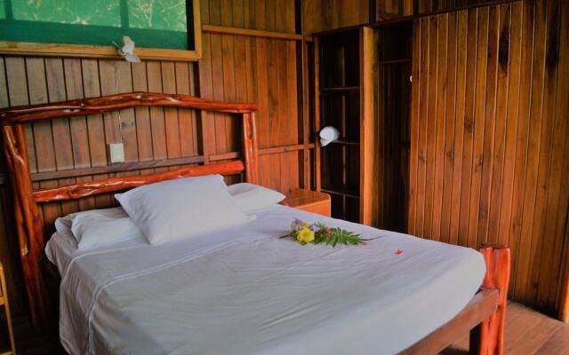 The Lookout Inn Lodge